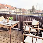 Stilvolles Apartment mit 2 Schlafzimmern&Balkon - nahe Flughafen, Porsche und Messe