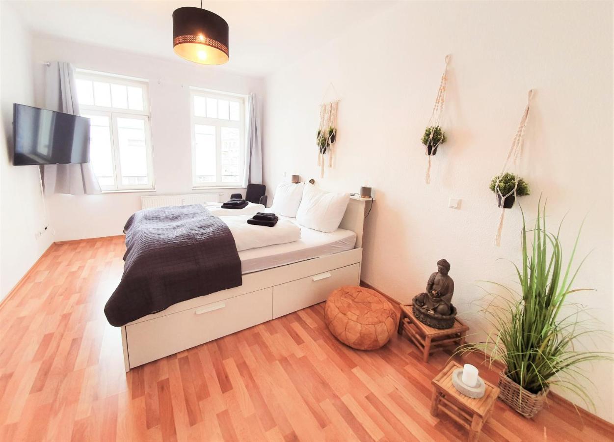 Apartment Stilvolles Mit 2 Schlafzimmern&balkon - Nahe Flughafen, Porsche Und Messe