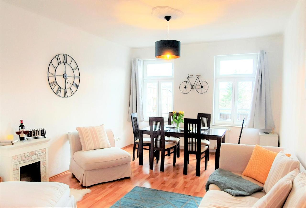 Apartment Stilvolles Mit 2 Schlafzimmern&balkon - Nahe Flughafen, Porsche Und Messe *