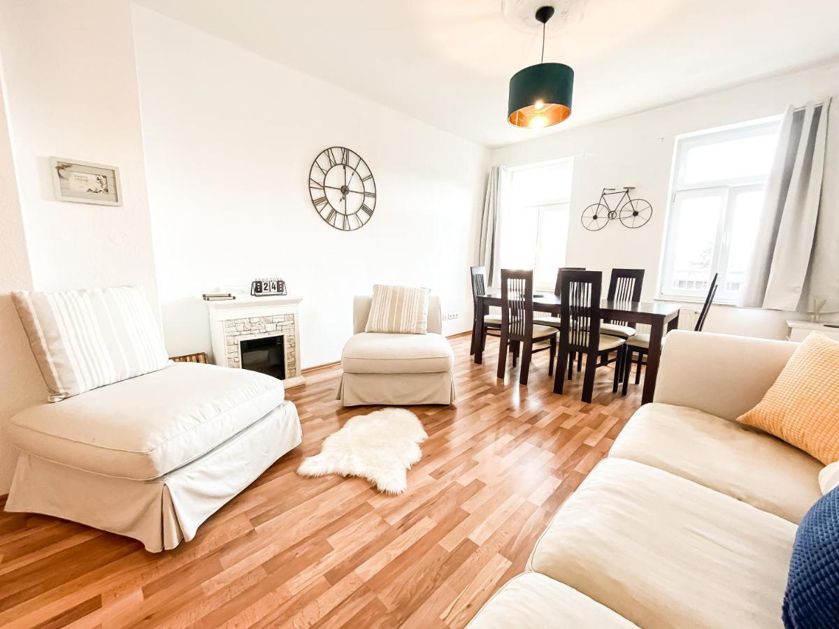 Stilvolles Mit 2 Schlafzimmern&balkon - Nahe Flughafen, Porsche Und Messe * Leipzig